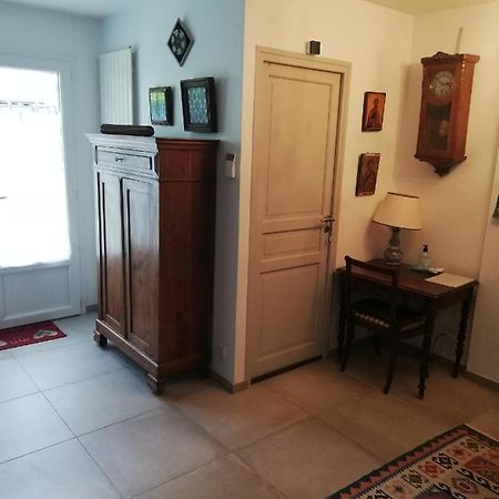 Appartement De Plain Pied Dans La Verdure Yerres Exterior photo